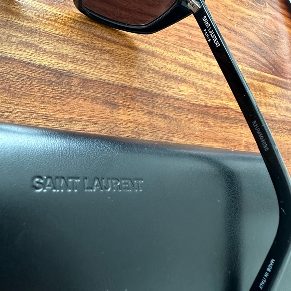 Yves Saint Laurent sunglasses - Picture 4 of 5